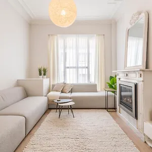 Luxurious, Updated, Warm & Stunning Terraces , Oostende België